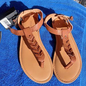 Forever 21 NEW Sandals w/ tags Tan Beige, Size 7.5